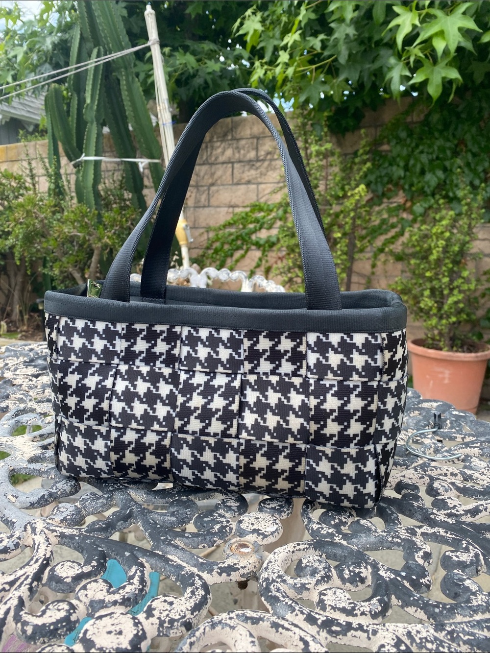 Harvey’s Seatbelt Bag Houndstooth Tote Carry Bag